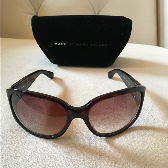 Marc Jacobs Accessories - Marc Jacobs Sunglasses Marc Jacobs Accessories - Marc Jacobs Sunglasses